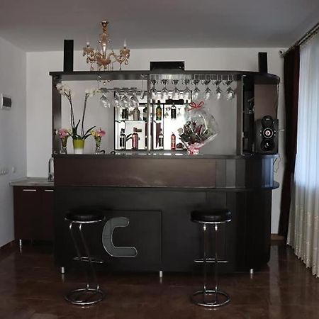 Pensiunea Maria Tania - Restaurant Mioveni ภายนอก รูปภาพ